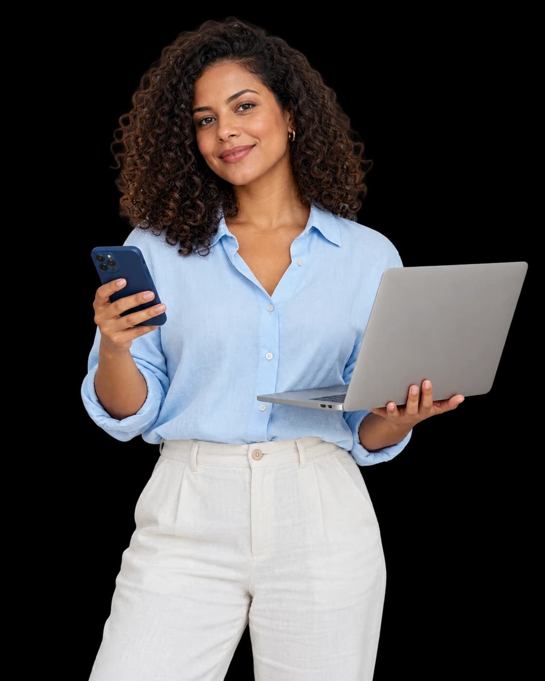 Profissional organizando lembretes com celular e laptop
